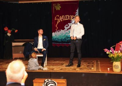 Wedding magician Henry Oz San Juan Islands celebration