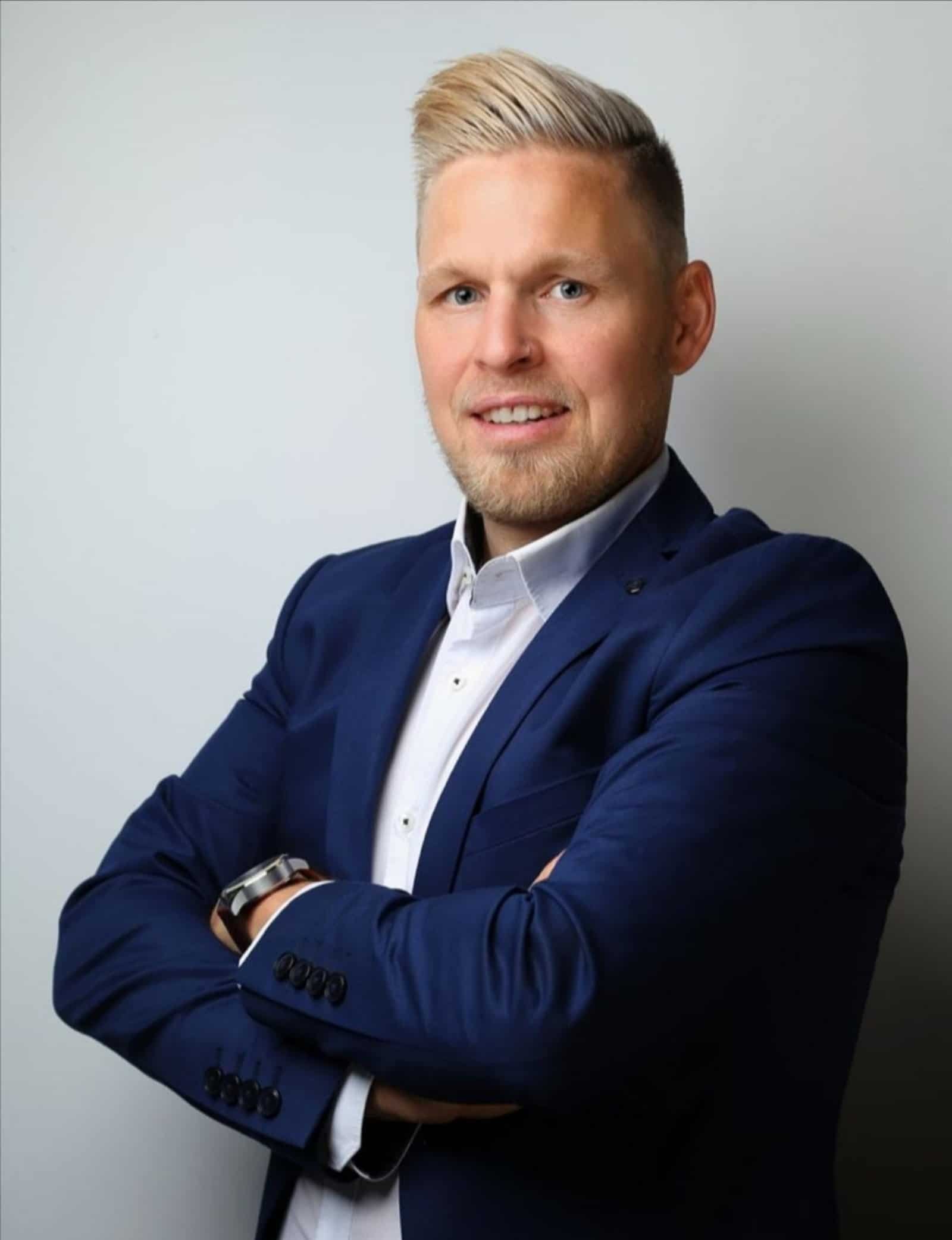 The German Magician Henry Oz professional performer